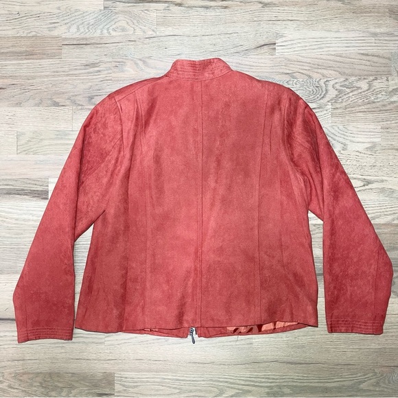Studio Works Faux Suede Jacket Women’s Size 14P Red Long Sleeve Full Zip - Picture 2 of 6